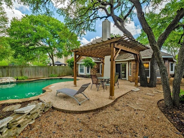 6009 La Naranja Ln