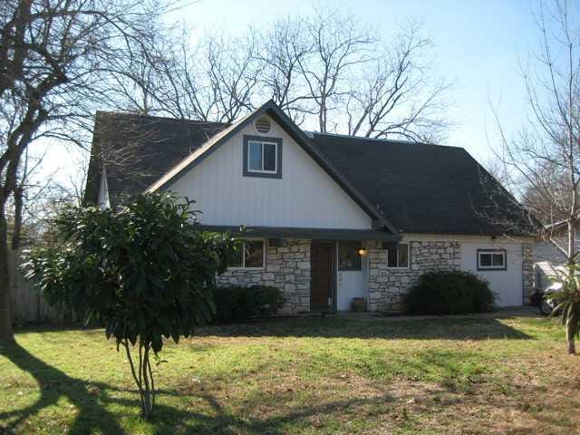 601 Amesbury LN