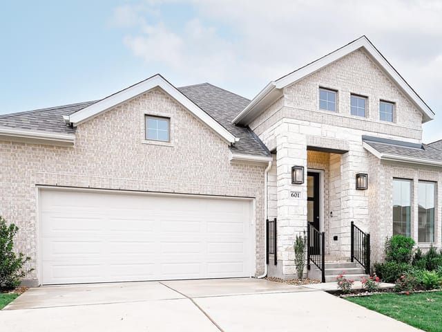 601 Bay Breeze DR
