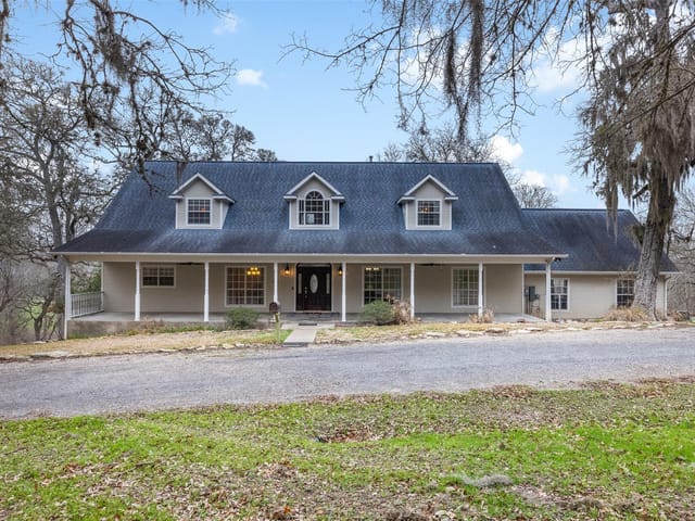 601 Country Club Ct