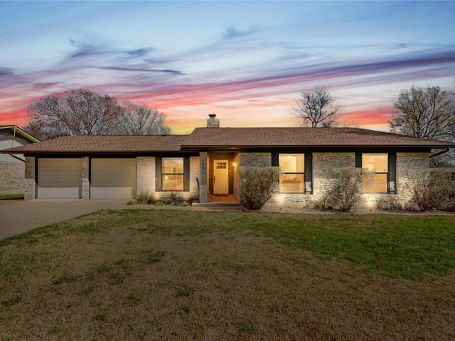 601 Deepwood Dr