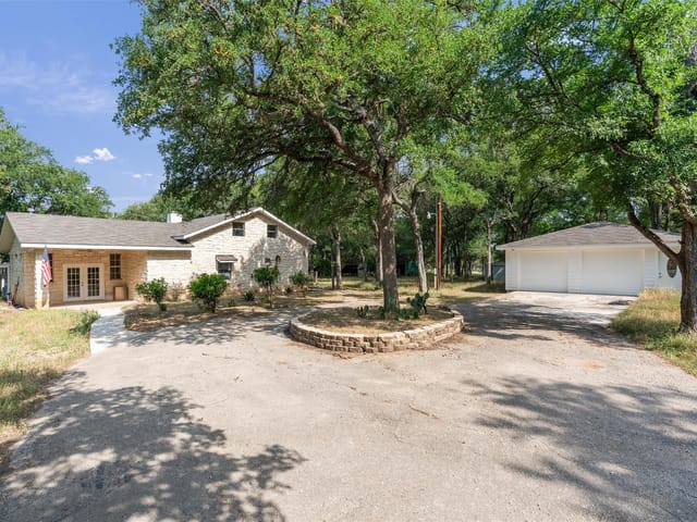 601 Deertrail Dr