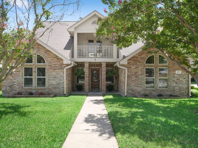 601 Maplewood CIR
