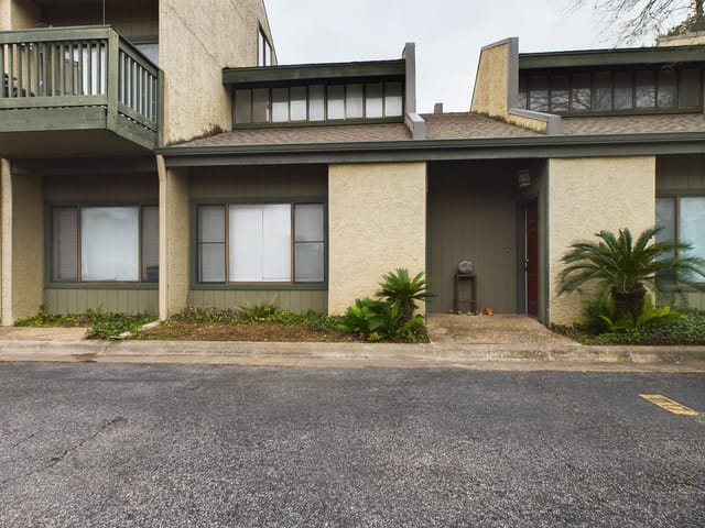 601 Nelray Blvd Unit #9
