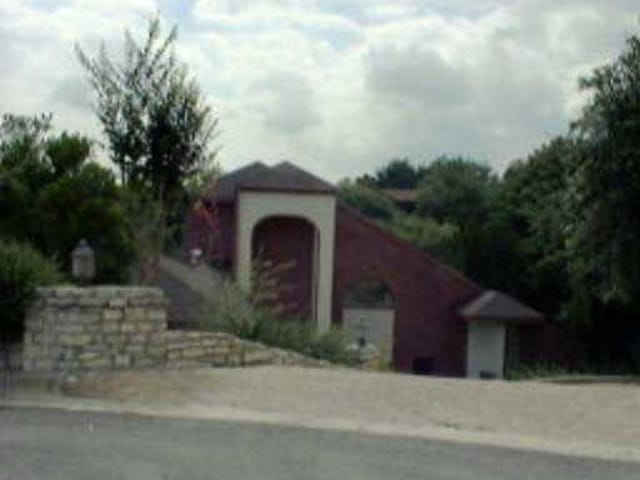 6010 TWIN VALLEY Cv