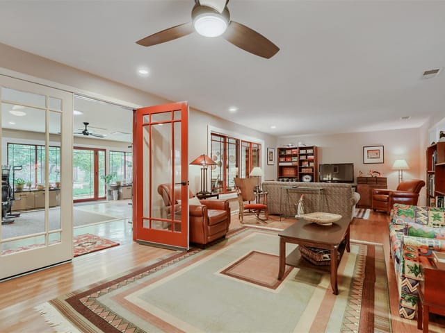 View 6011 Shoal Creek BLVD in Allandale Oaks 6011 Shoal Creek BLVD - property photo 1 - Luxury home in Allandale Oaks, Austin, TX