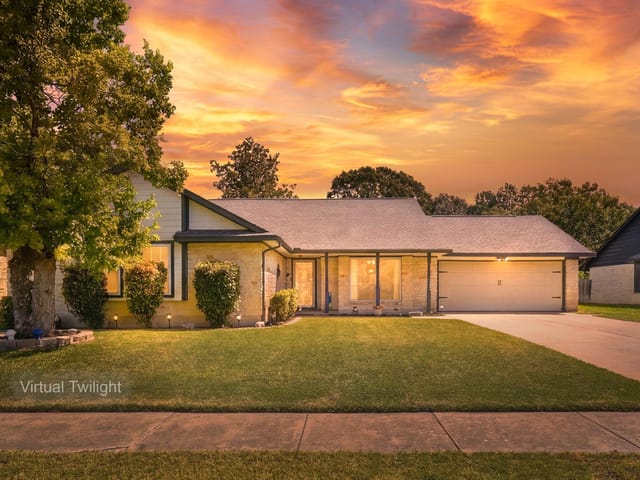 602 Applewood DR