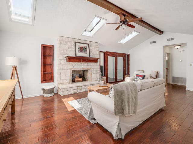 602 Meadowbrook DR