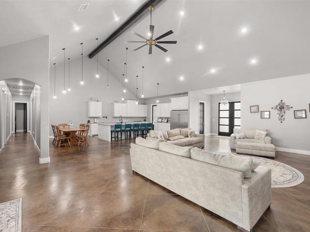 6021 N Fm 1915