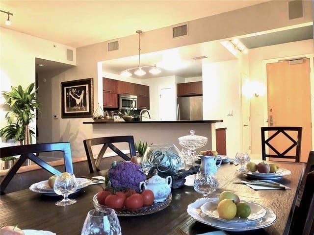603 Davis St Unit #1004