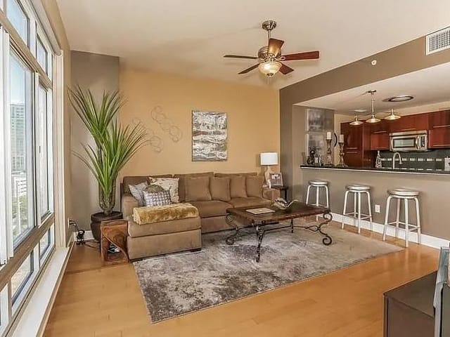 603 Davis St Unit #1308