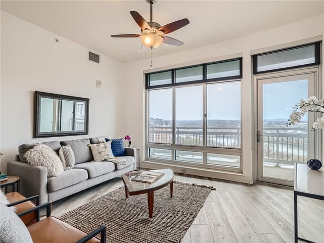 603 Davis St Unit #1309