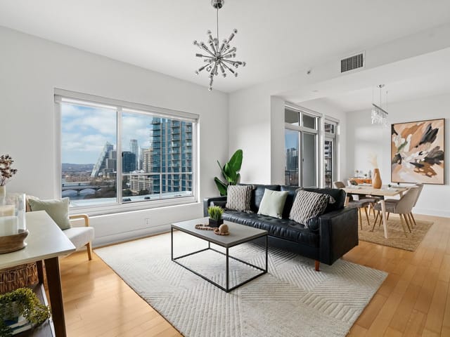 603 Davis St Unit #1701
