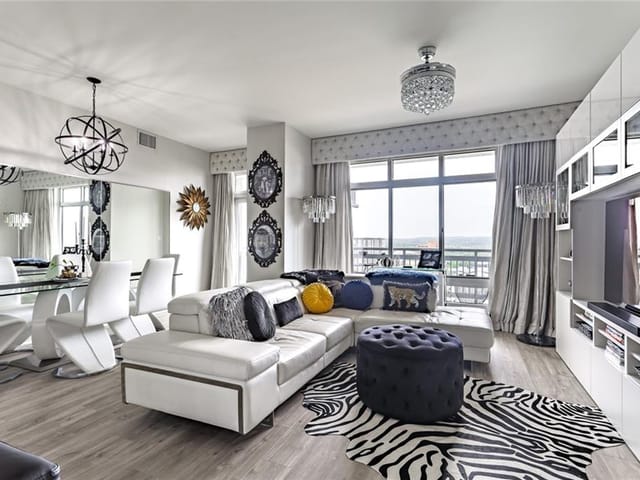 603 Davis St Unit #1702