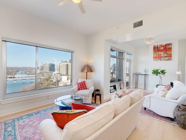 603 Davis St Unit #2001
