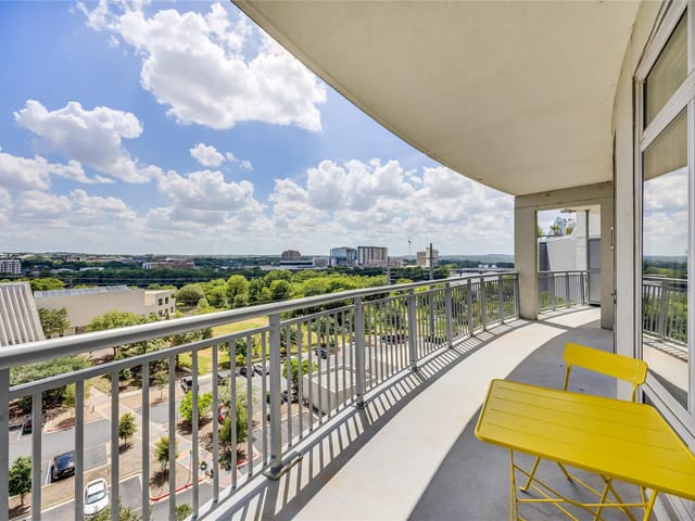 603 Davis ST Unit #811