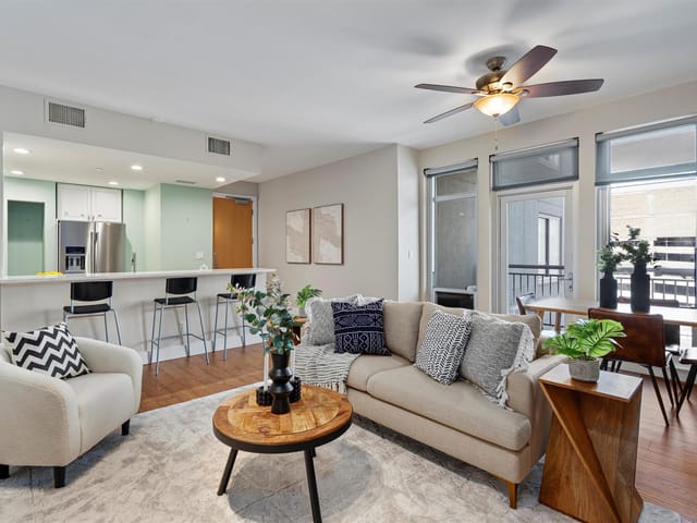 603 Davis St Unit #904