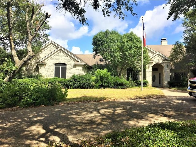 604 Beardsley Ln