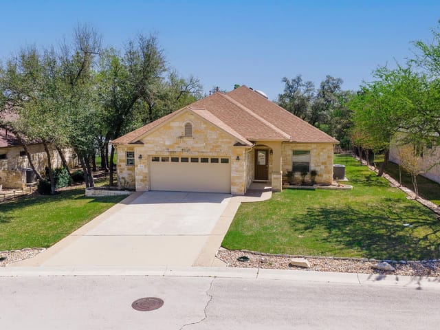 604 Caprock Canyon Trl