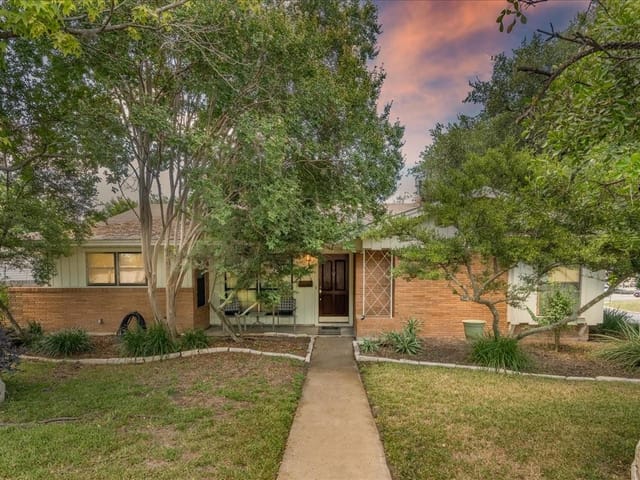 604 Kentshire CIR