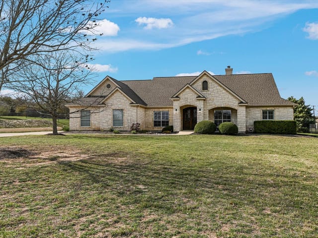 604 Lake Side Cv