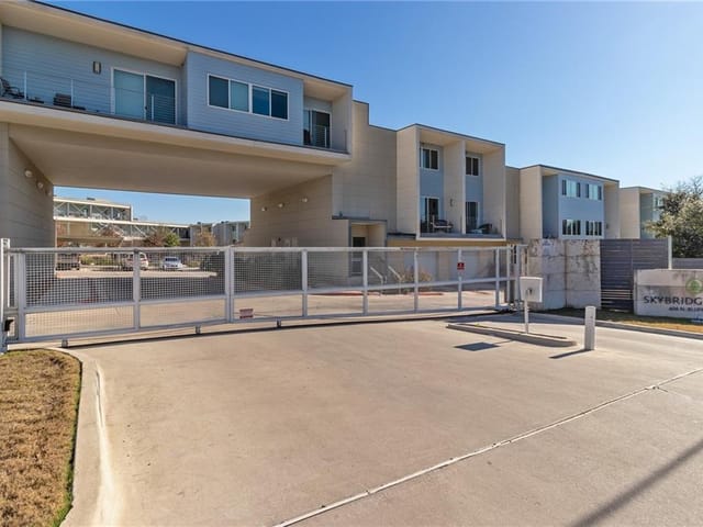 604 N Bluff Dr Unit #204