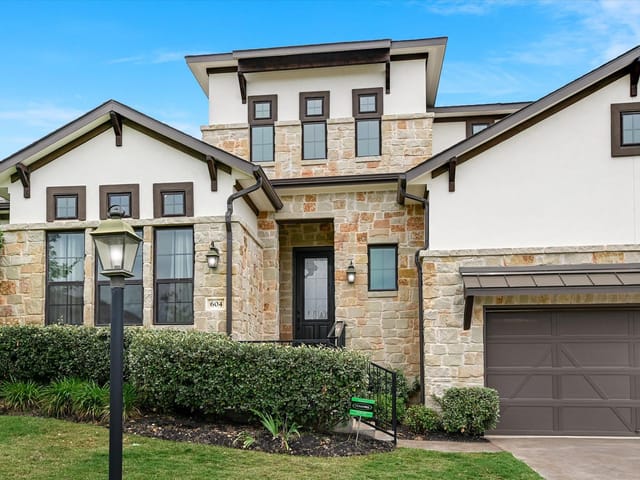 604 Rawson Bnd