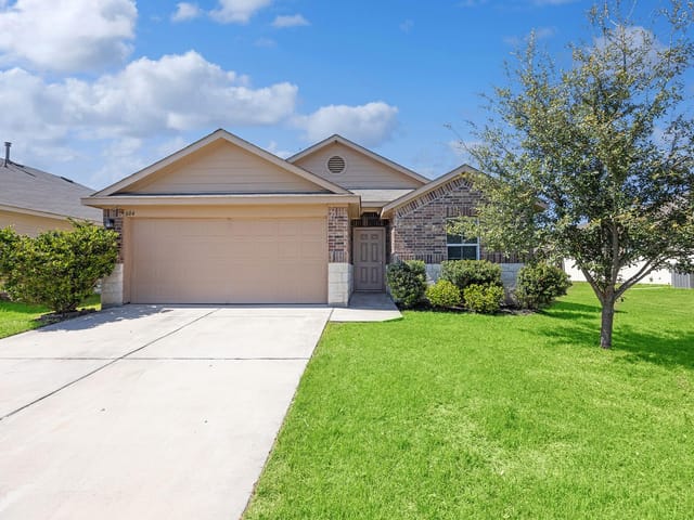 604 Silver Wing Dr