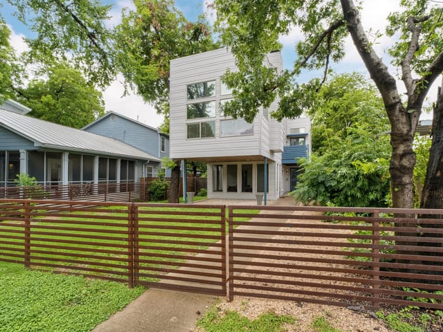 View 604 W Live Oak St in Bouldin South Ext 604 W Live Oak St - front exterior - Luxury home in Bouldin South Ext, Austin, TX