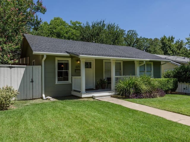 605 Deep Eddy Ave
