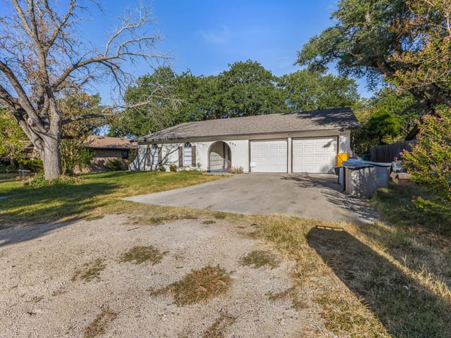 605 N Main ST