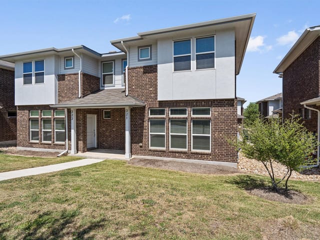 605 W South St Unit #32