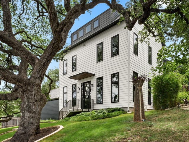 606 Augusta Ave Unit #1