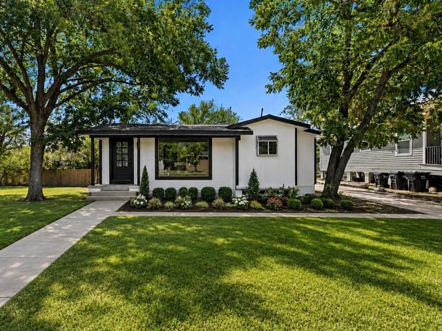 606 Barbara DR