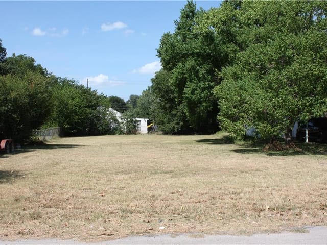606 Clifford Dr