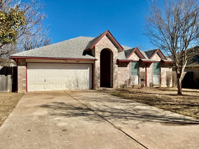 606 Eaglecreek Dr