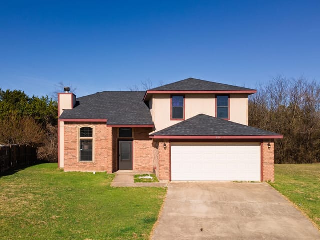 606 Redbud Dr
