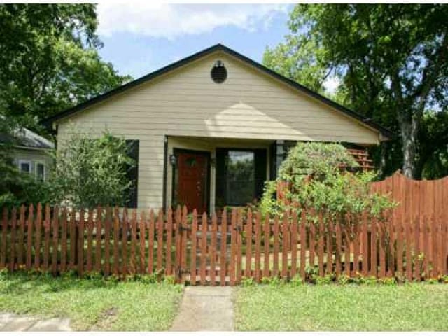 606 W Live Oak St