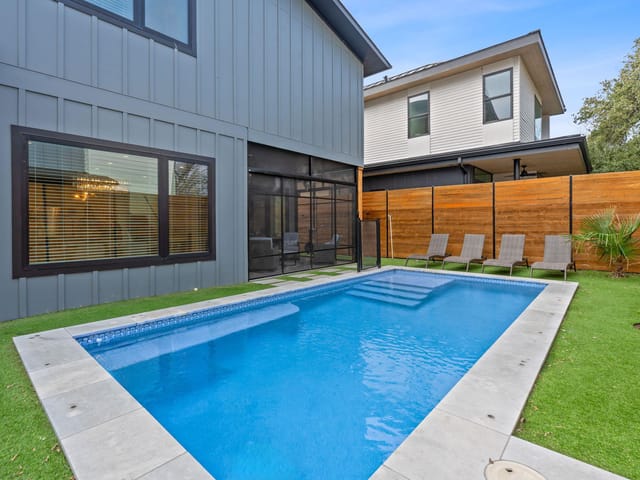 606A Clifford Dr