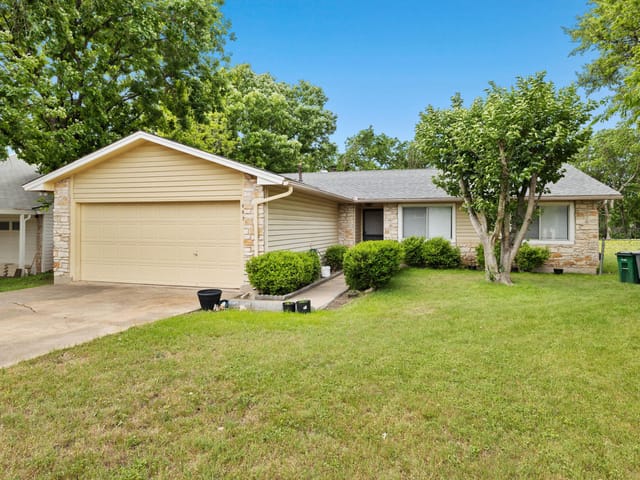 607 Elderberry Cv