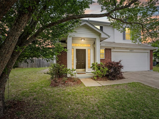 607 Sparkling Brook LN