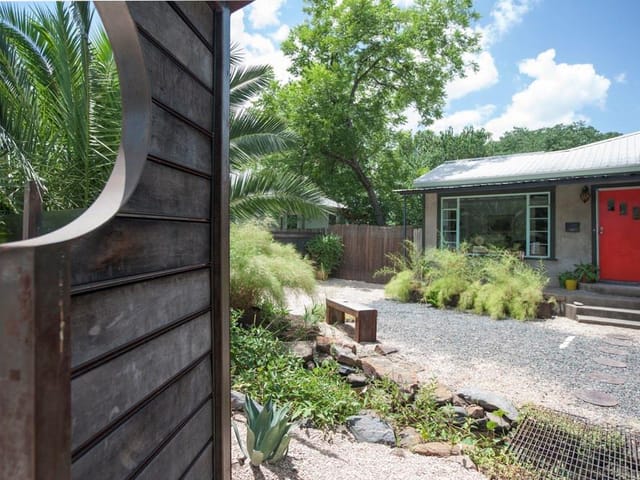 607 W ANNIE St