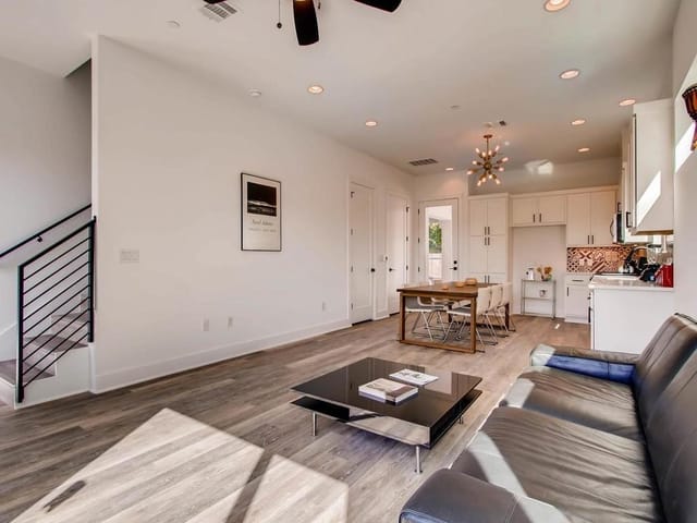 607 W Saint Johns Ave Unit #2