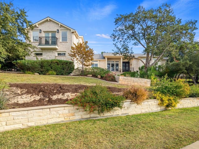 608 Lake Estates Dr