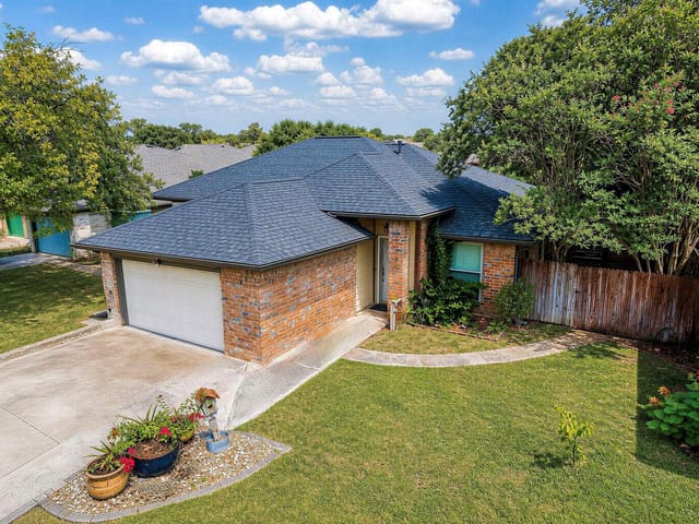 608 Saunders DR