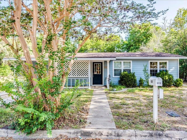 609 Cottonwod St