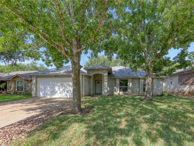 609 Eaglecreek DR