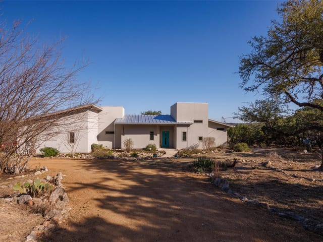 609 Las Colinas Dr