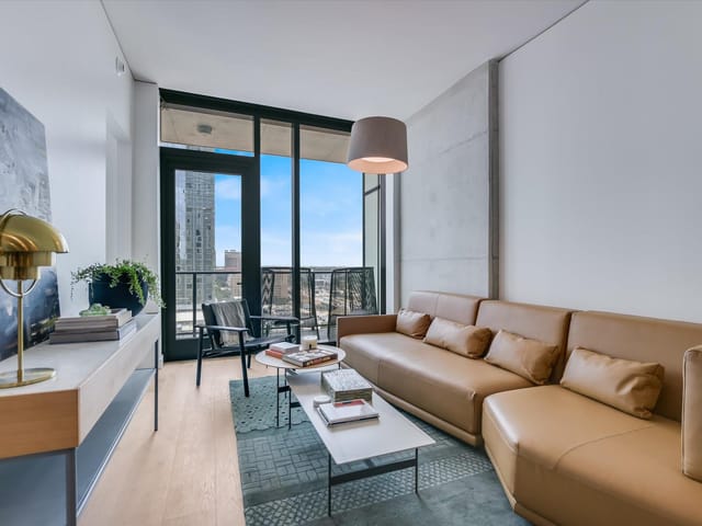 610 Davis St Unit #1811