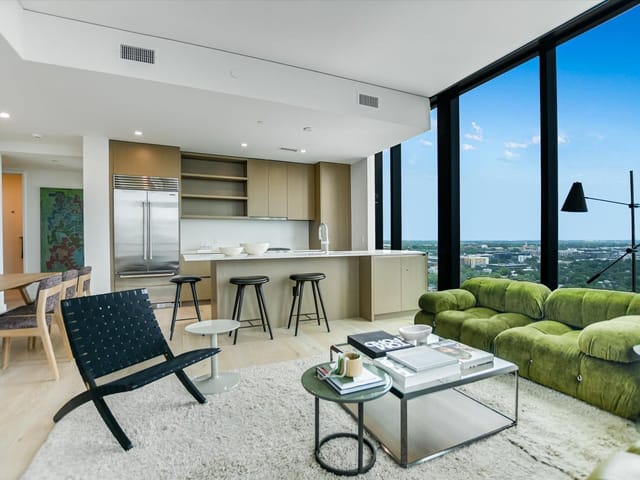 610 Davis St Unit #1902